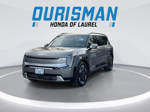 Pebble Gray 2024 Kia EV9 Land