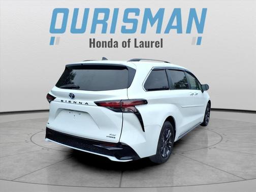 2024 Toyota Sienna XSE 7 Passenger