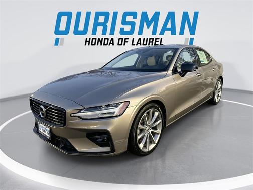 2021 Volvo S60 T5 Momentum