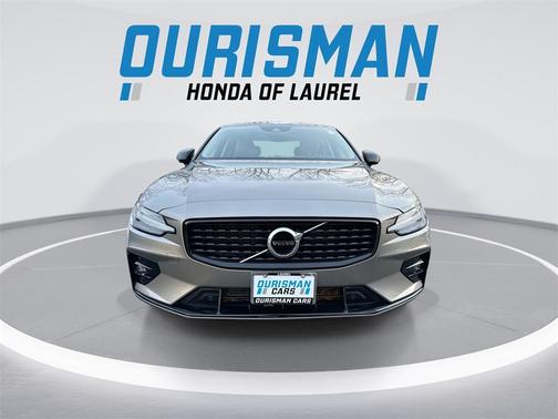 2021 Volvo S60 T5 Momentum