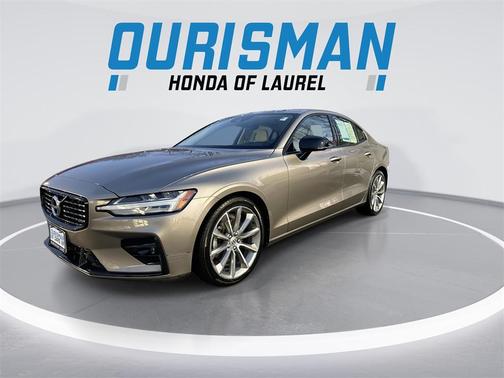 2021 Volvo S60 T5 Momentum