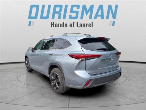 2022 Toyota Highlander Hybrid LE