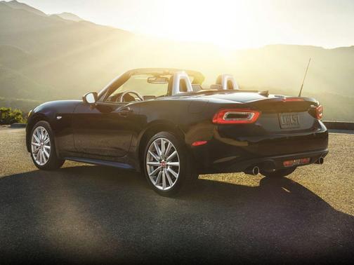 2018 FIAT 124 Spider Base