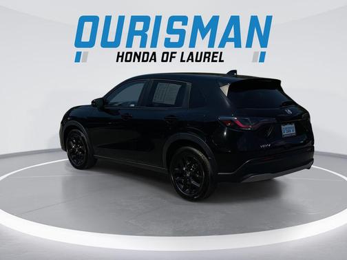 Crystal Black Pearl 2024 Honda HR-V AWD Sport