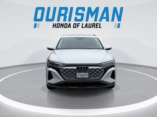 Glacier White 2024 Audi Q8 e-tron Premium