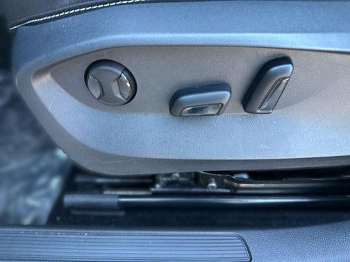 2024 Volkswagen Taos 1.5T SEL