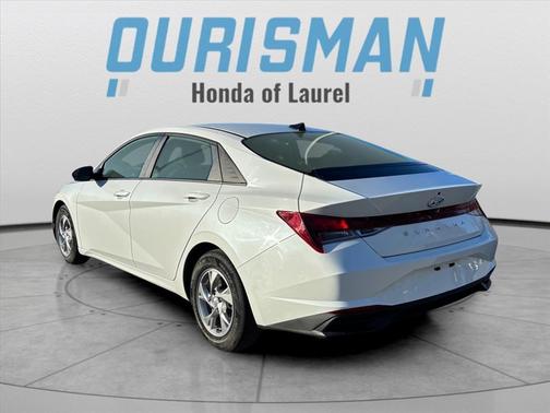 2021 Hyundai ELANTRA SE