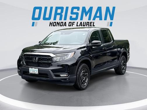 Crystal Black Pearl 2025 Honda Ridgeline RTL