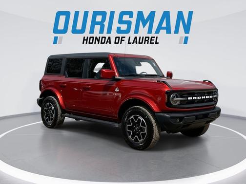 Hot Pepper Red Metallic Tinted Clearcoat 2023 Ford Bronco Outer Banks