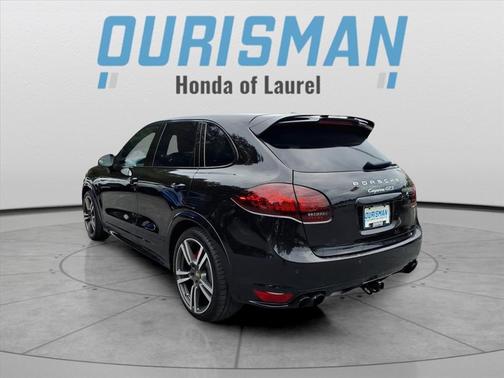 2013 Porsche Cayenne GTS