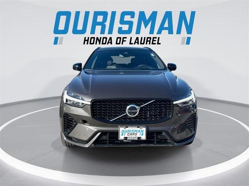 2022 Volvo XC60 Recharge Plug-In Hybrid T8 R-Design