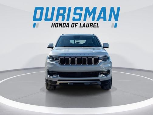 Luxury White Pearlcoat 2022 Jeep Wagoneer Series III 4x4