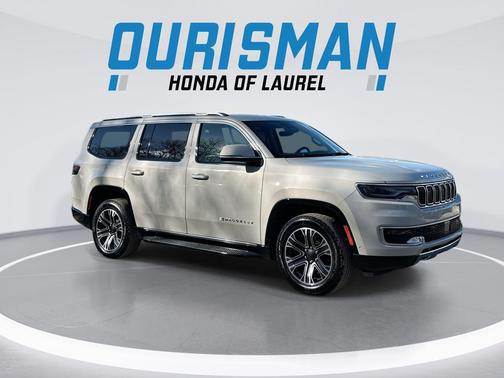 Luxury White Pearlcoat 2022 Jeep Wagoneer Series III 4x4