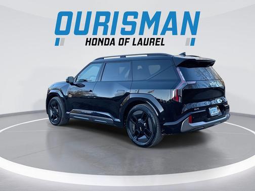 Aurora Black Pearl 2024 Kia EV9 GT-Line