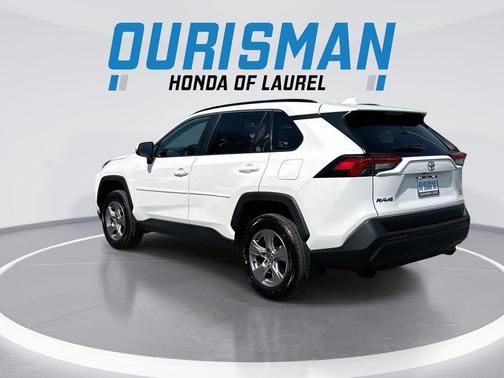 Ice Cap 2025 Toyota RAV4 XLE