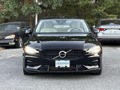 2022 Volvo S60 T5 Momentum