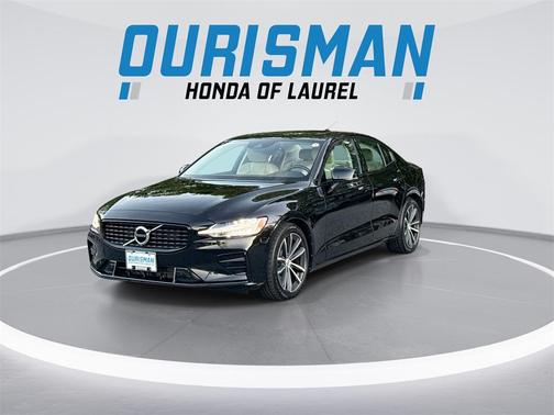 2022 Volvo S60 T5 Momentum
