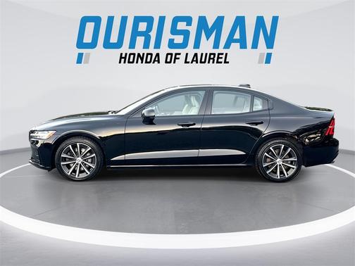 2022 Volvo S60 T5 Momentum