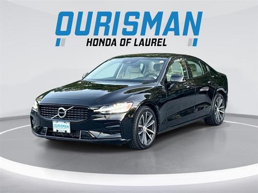 2022 Volvo S60 T5 Momentum