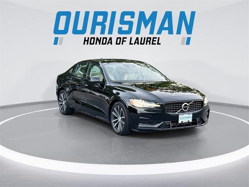 2022 Volvo S60 T5 Momentum