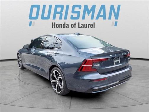2024 Volvo S60 B5 Plus Dark Theme