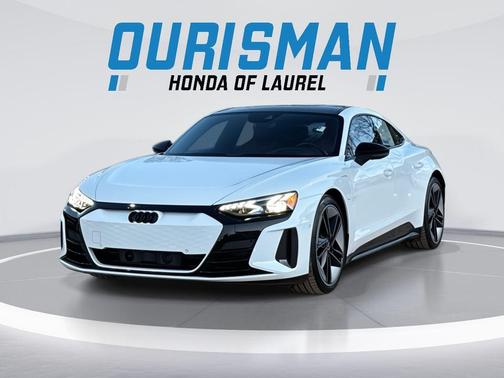 Ibis White 2024 Audi RS e-tron GT quattro