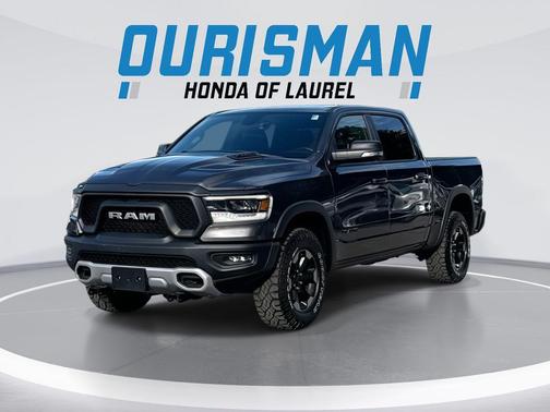 Granite Crystal Metallic Clearcoat 2019 RAM 1500 Rebel