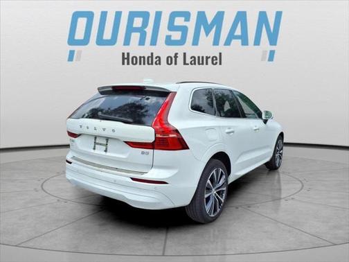 2022 Volvo XC60 B5 Momentum