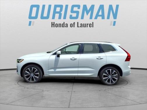 2022 Volvo XC60 B5 Momentum