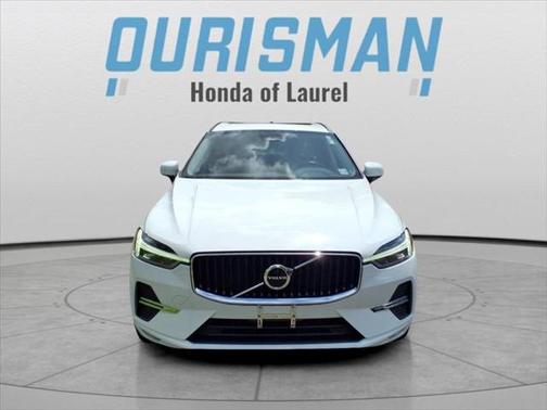 2022 Volvo XC60 B5 Momentum