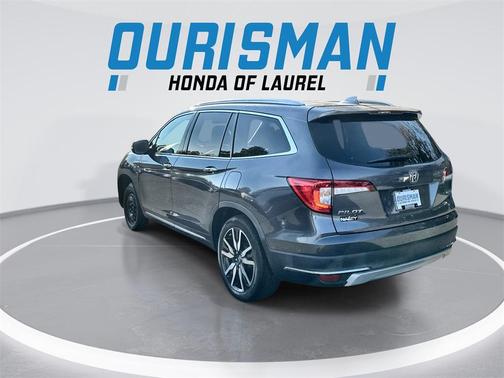 2022 Honda Pilot Touring 8-Passenger