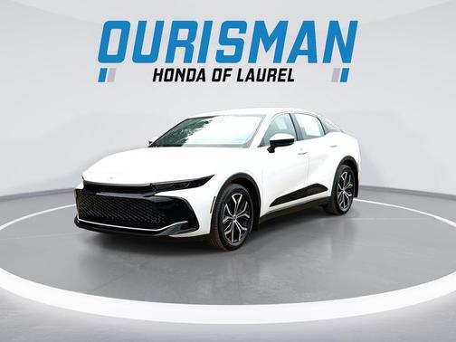 Oxygen White 2023 Toyota Crown XLE