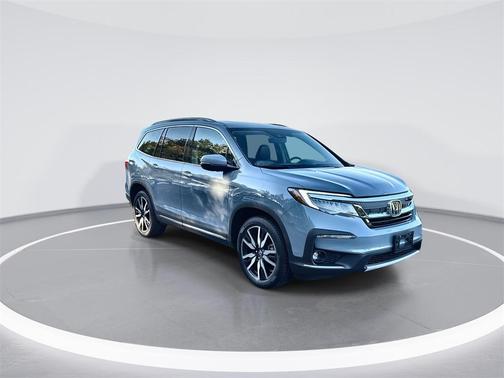 2022 Honda Pilot Touring 8-Passenger