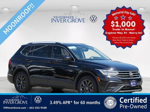 Deep Black Pearl Effect 2023 Volkswagen Tiguan 2.0T SE