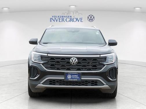 Deep Black Pearl Effect 2025 Volkswagen Atlas Cross Sport 2.0T SE w/ Technology