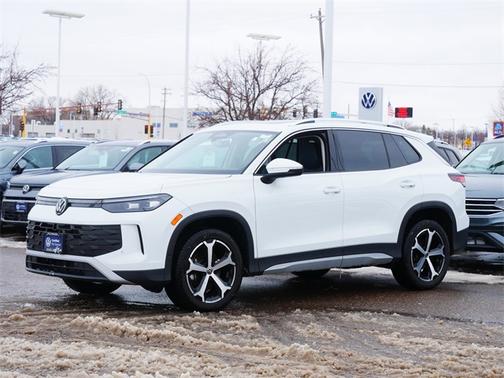 2025 Volkswagen Tiguan 2.0T SE