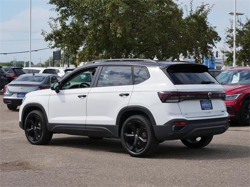 2025 Volkswagen Taos 1.5T SE Black