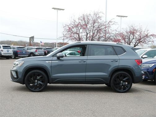 2024 Volkswagen Taos 1.5T SEL