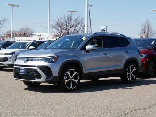 Pyrite Silver Metallic 2025 Volkswagen Taos 1.5T SEL