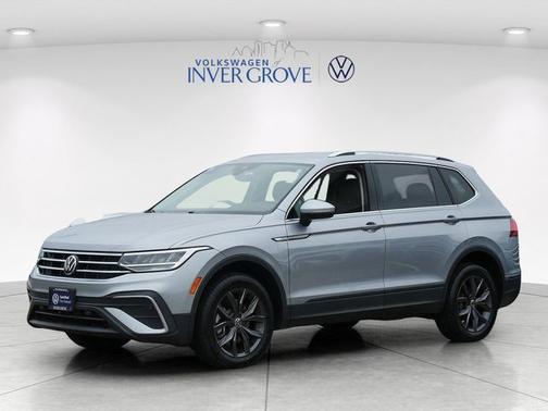 Pyrite Silver Metallic 2024 Volkswagen Tiguan 2.0T SE