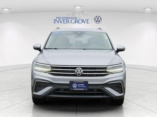Pyrite Silver Metallic 2024 Volkswagen Tiguan 2.0T SE