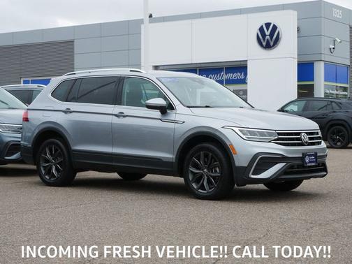 Pyrite Silver Metallic 2024 Volkswagen Tiguan 2.0T SE
