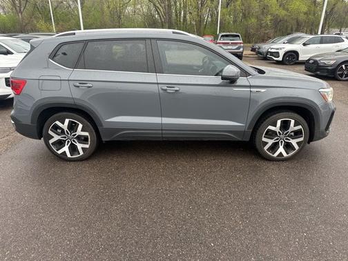 Pure Gray 2023 Volkswagen Taos 1.5T SEL