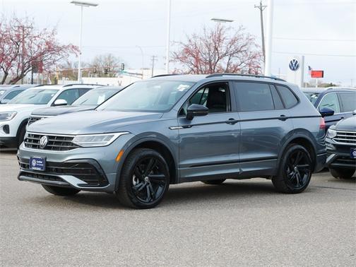 2024 Volkswagen Tiguan 2.0T SE R-Line Black