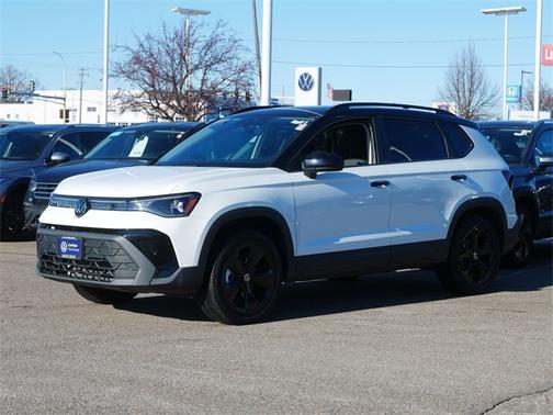 2025 Volkswagen Taos 1.5T SE Black