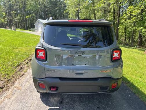 2021 Jeep Renegade Trailhawk