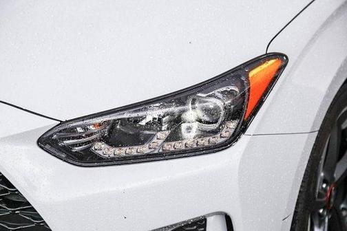 Photo 4 of 25 of 2019 Hyundai Veloster Turbo
