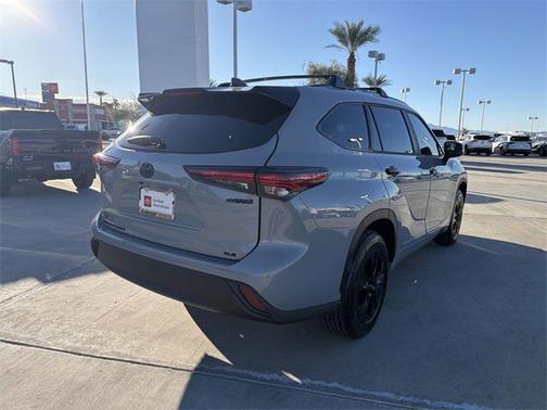 2024 Toyota Highlander Hybrid XLE