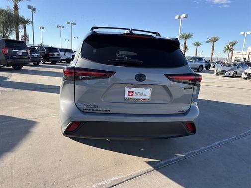 2024 Toyota Highlander Hybrid XLE
