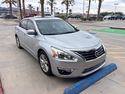 Brilliant Silver Metallic 2014 Nissan Altima 2.5 SV